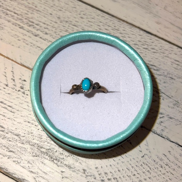 Sterling Silver Vintage Navajo ring size 4.5 - Picture 4 of 5